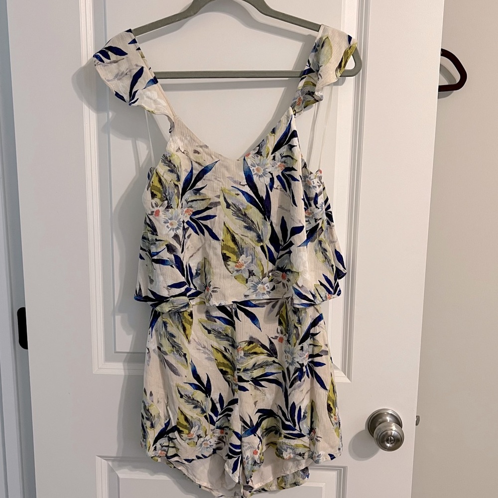 Comfy light tropical flower romper